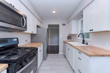 Main picture of 2324 N 68th St