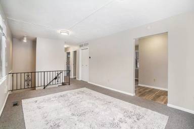 Main picture of 6133 King Hwy