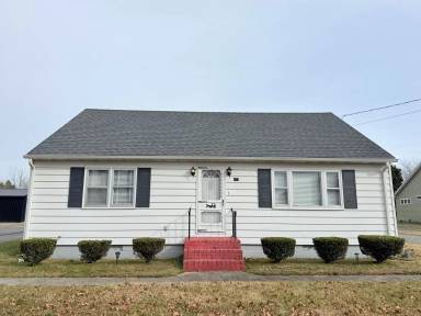 Main picture of 672 N Bedford St
