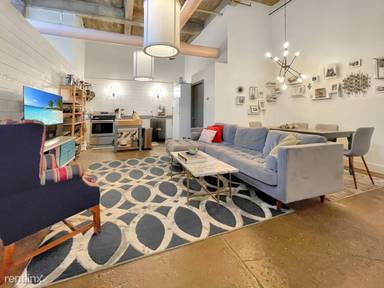 Main picture of Studioplex on Auburn