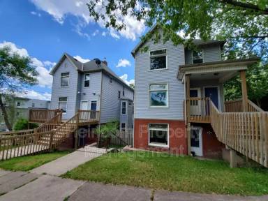 Main picture of 419 N 1st Ave W