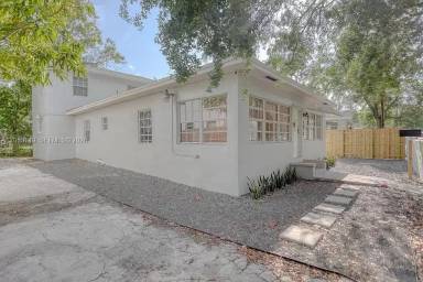 Main picture of 3628 Thomas Ave