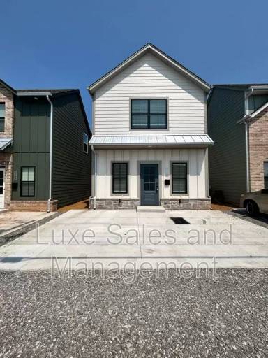 Main picture of 604 W 2nd St
