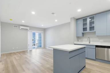 Main picture of 230 E Central St
