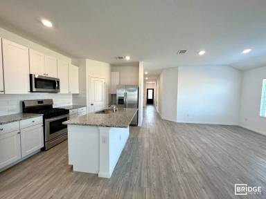 Main picture of 1203 White Willow