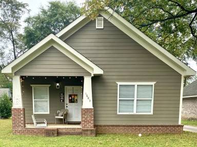 Main picture of 1611 4th Ave