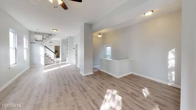 Main picture of 1460 W Huron St