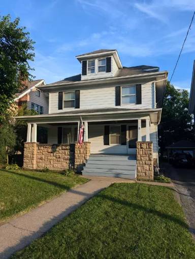 Main picture of 8 E Moody Ave