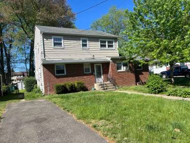 Main picture of 567 W Kings Hwy
