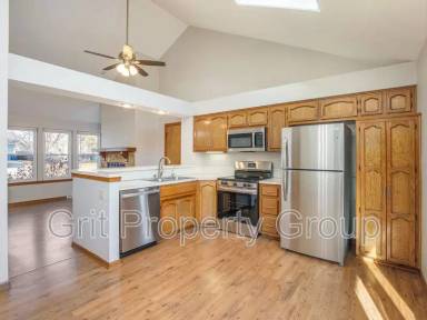 Main picture of 2017 Place Liberte Dr