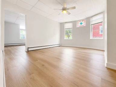 Main picture of 61 N Linwood Ave
