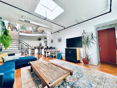 Main picture of 140 Orange St