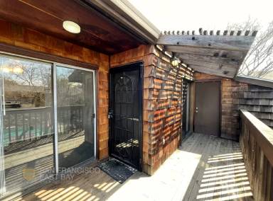 Main picture of 2450 Walters Way