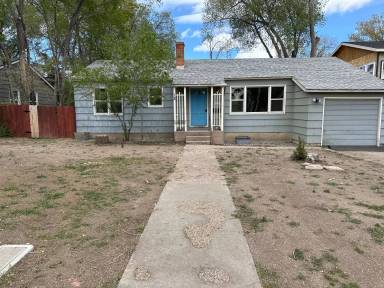 Main picture of 12 Sunnycrest Dr