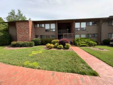 Main picture of 1401 Oak Tree Dr