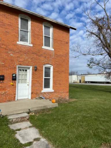 Main picture of 703 E Water St