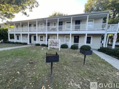 Main picture of 402 S Holly St