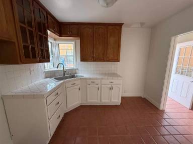 Main picture of 14708 S Williams Ave