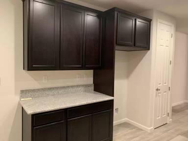 Main picture of 637 W Weller Ave