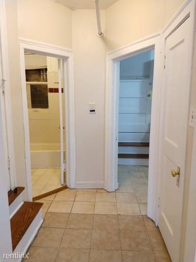 Main picture of 7735 N Sheridan Rd