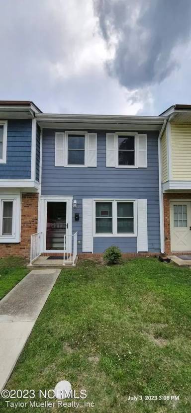 Main picture of 203 Persse St