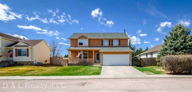 Main picture of 2064 Woodsong Way