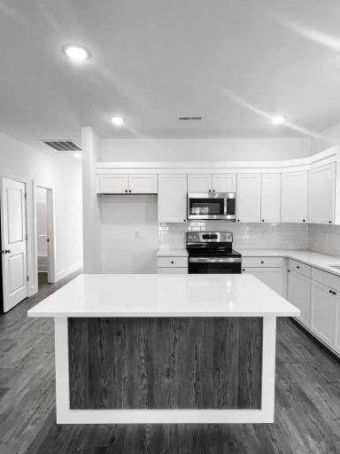 Main picture of 993 Meadow Farm Rd