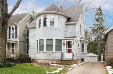 Main picture of 140 S Main St