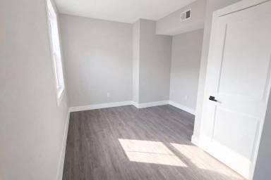 Main picture of 496 S 18th St