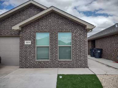 Main picture of 2112 N Avenue J