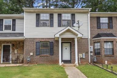Main picture of 1455 Springleaf Cir SE