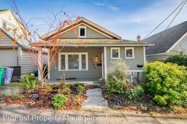 Main picture of 4204 SW Condor Ave