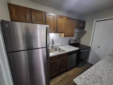 Main picture of 905 W 11th St N