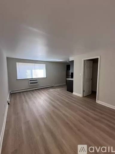 Main picture of 6011 N Winthrop Ave