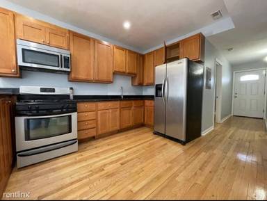 Main picture of 2946 W Lexington St