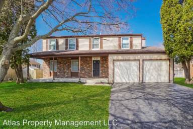 Main picture of 921 Noyes Dr