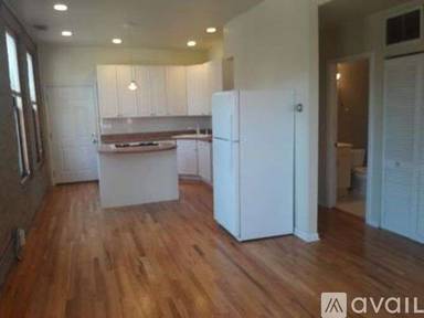 Main picture of 957 N Ashland Ave