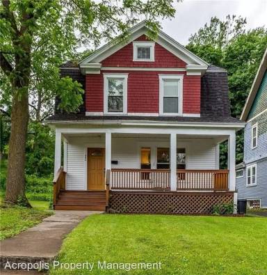 Main picture of 922 Westcott St