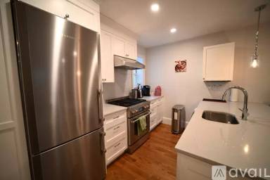 Main picture of 1240 Beacon St