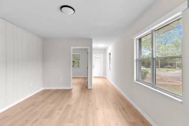 Main picture of 725 40th Pl