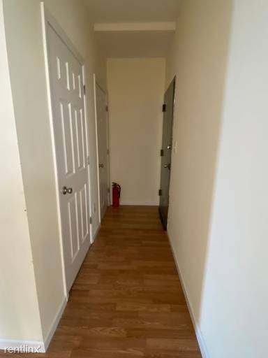 Main picture of 613 Bay St