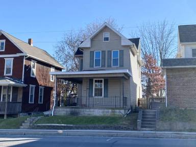 Main picture of 678 Market St