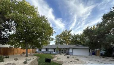 Main picture of 7337 W Desert Ave