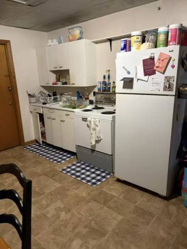 Main picture of 714 1/2 Massachusetts St