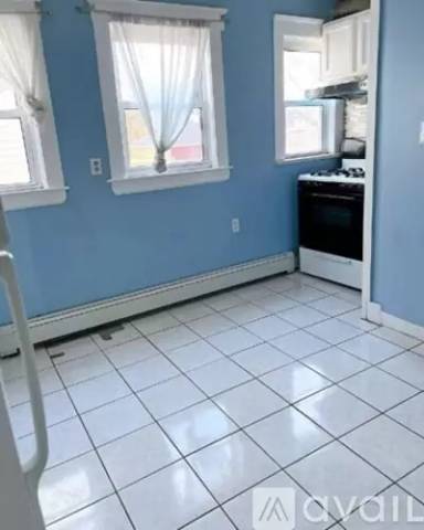 Main picture of 201 Farrington St