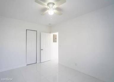 Main picture of 7935 Crespi Blvd