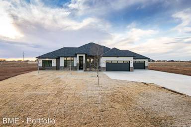 Main picture of 3300 Oro Grande Dr