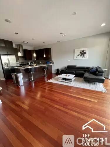 Main picture of 614 N Ogden Ave