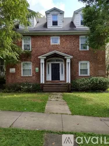 Main picture of 721 Lancaster Ave