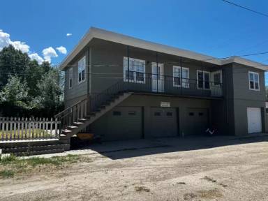 Main picture of 406 S Kimball St